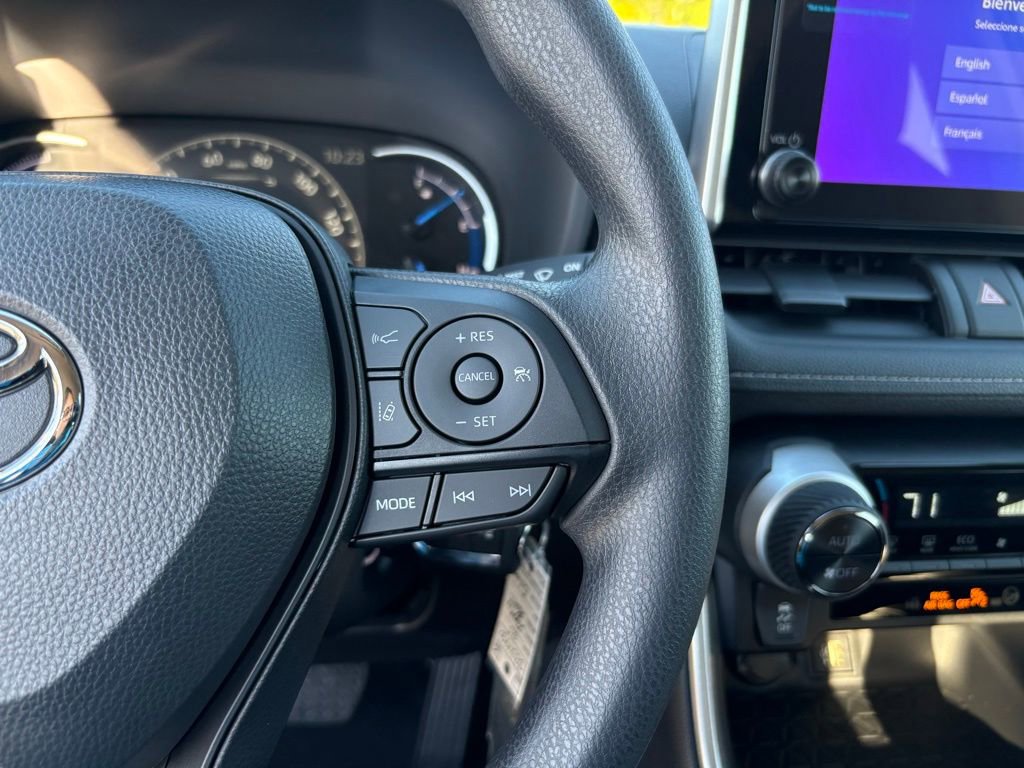 Used 2025 Toyota RAV4 LE image 27