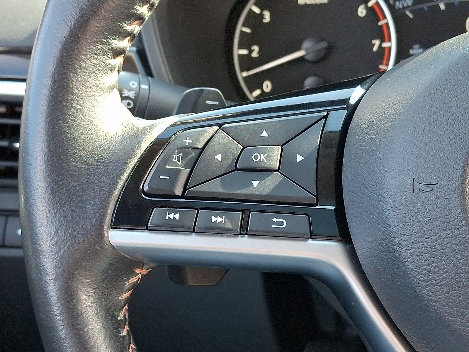 Certified 2023 Nissan Altima 2.0 SR FWD image 19
