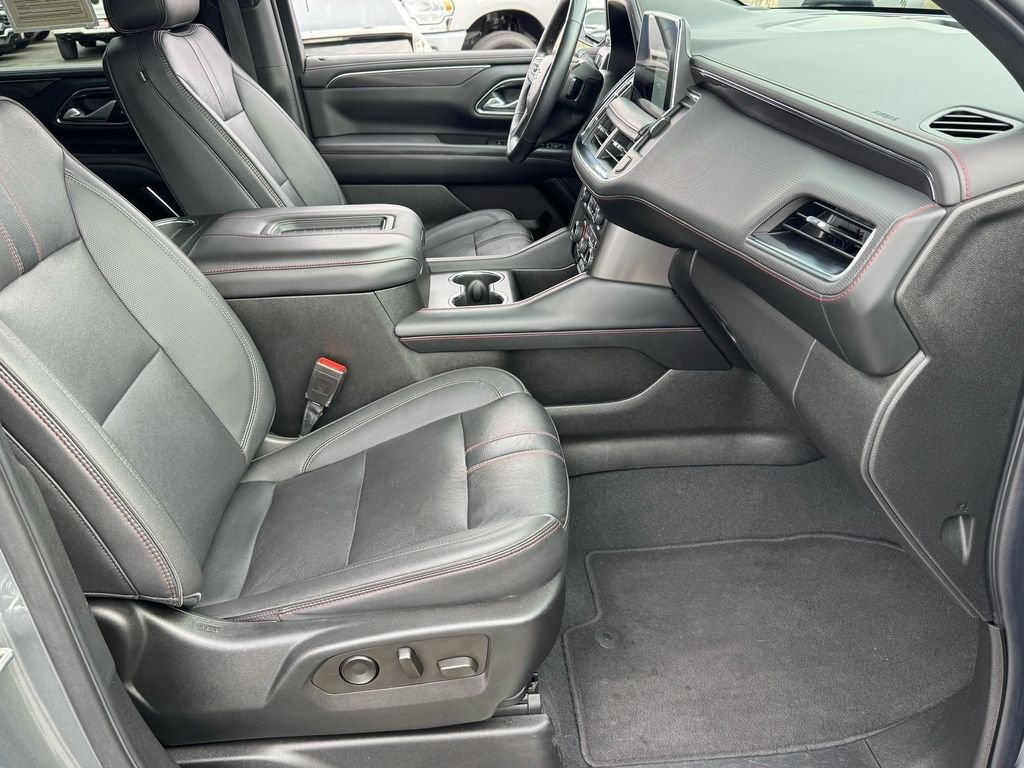 Used 2022 Chevrolet Tahoe RST w/ Luxury Package AWD/4WD image 24
