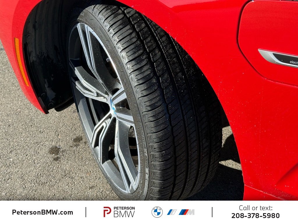 Used 2023 BMW 330e xDrive w/ Premium Package image 10