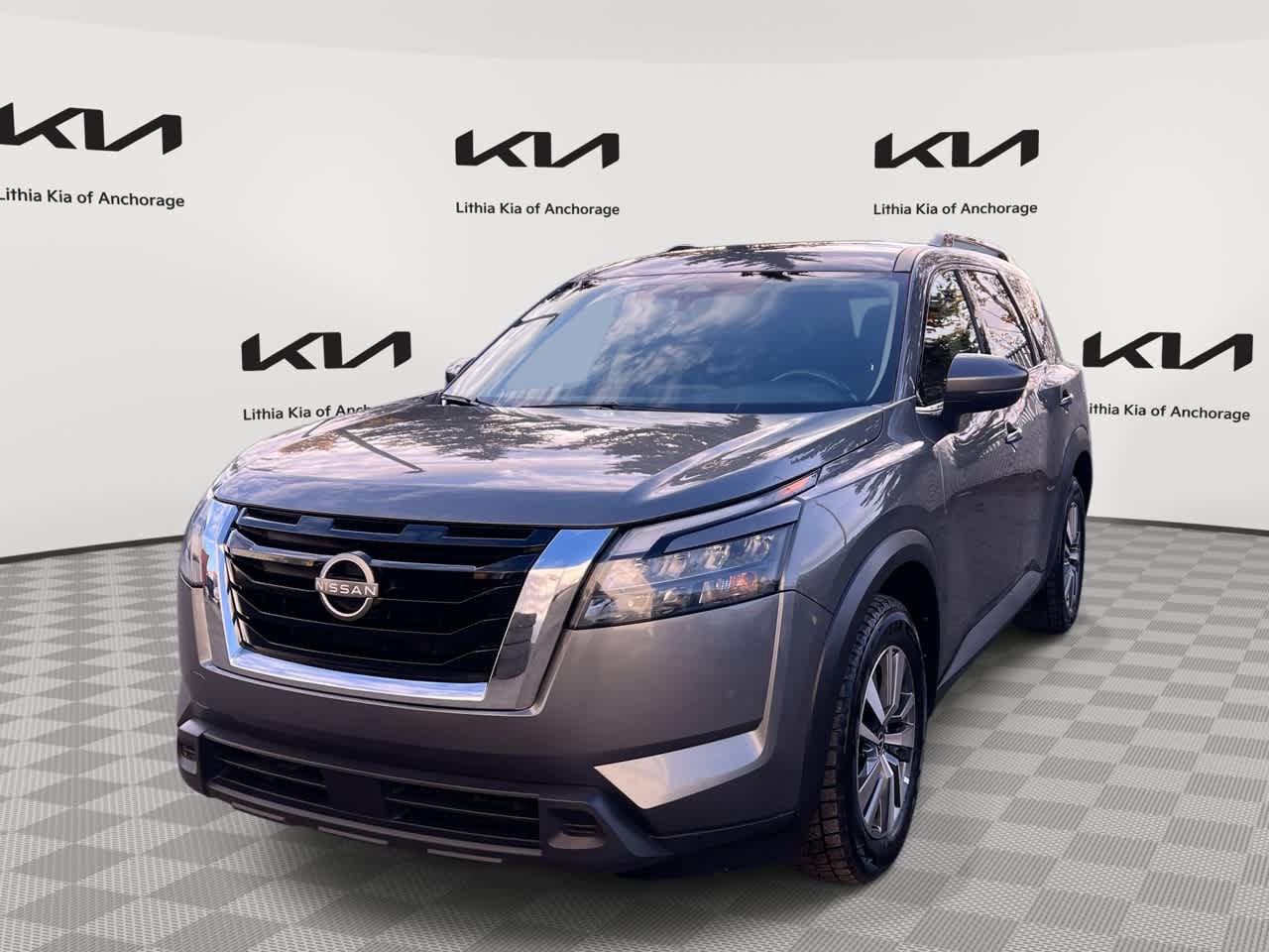 Used 2024 Nissan Pathfinder SV