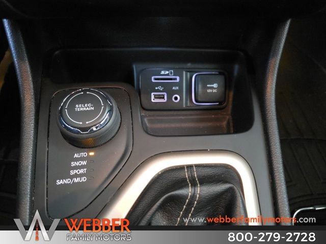 Used 2017 Jeep Cherokee Limited w/ Trailer Tow Group image 20