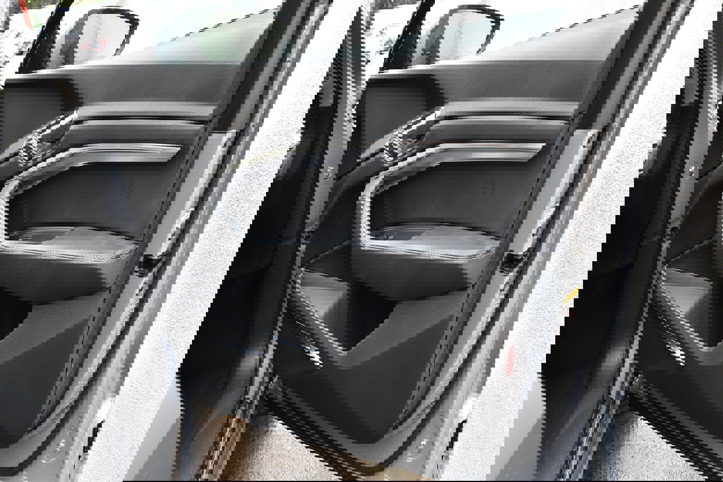 Used 2021 Audi e-tron Premium Plus w/ Premium Plus Package image 28