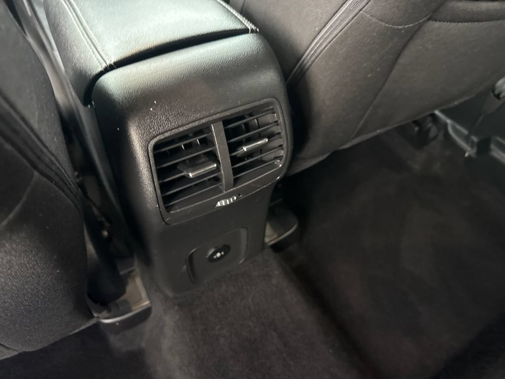 Used 2025 Ford Escape Active AWD/4WD image 17