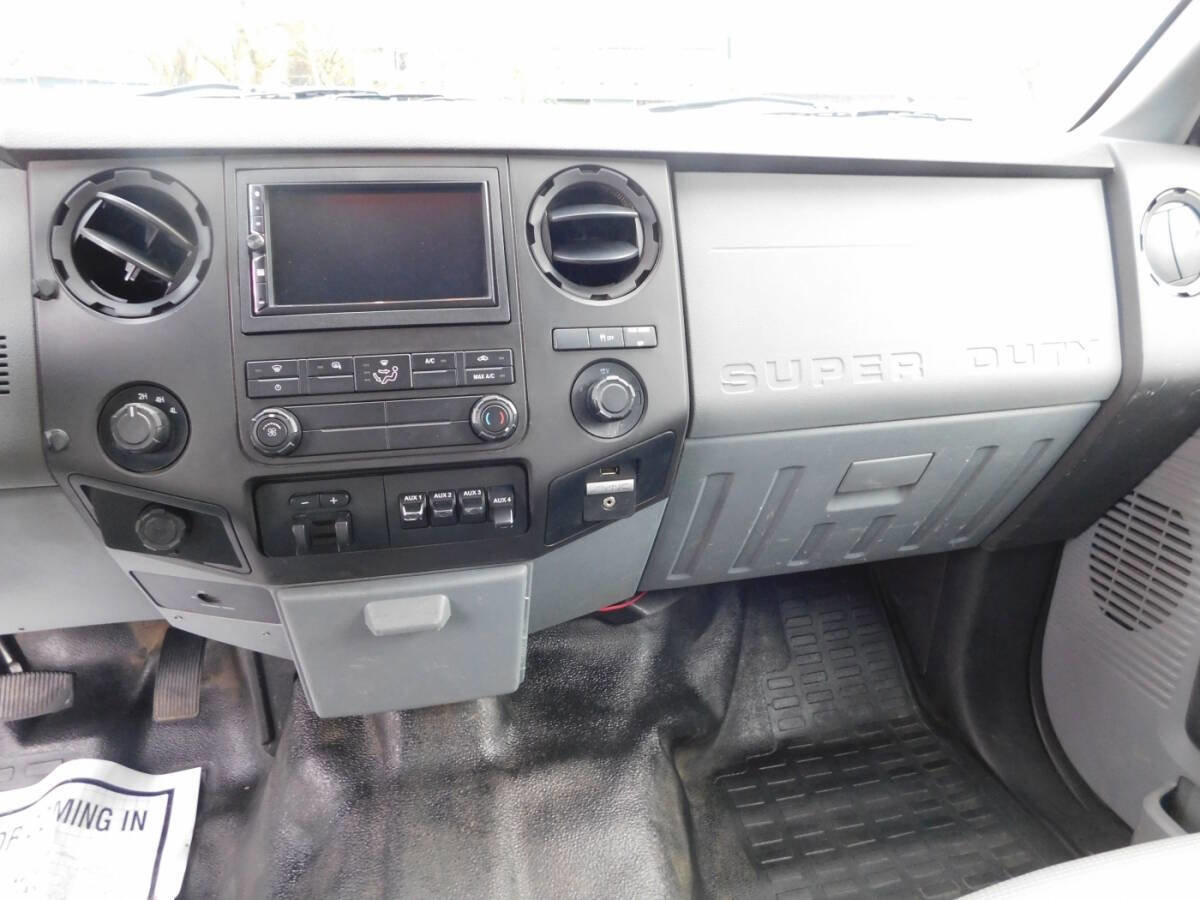 Used 2016 Ford F250 XL w/ XL Appearance Package AWD/4WD image 7