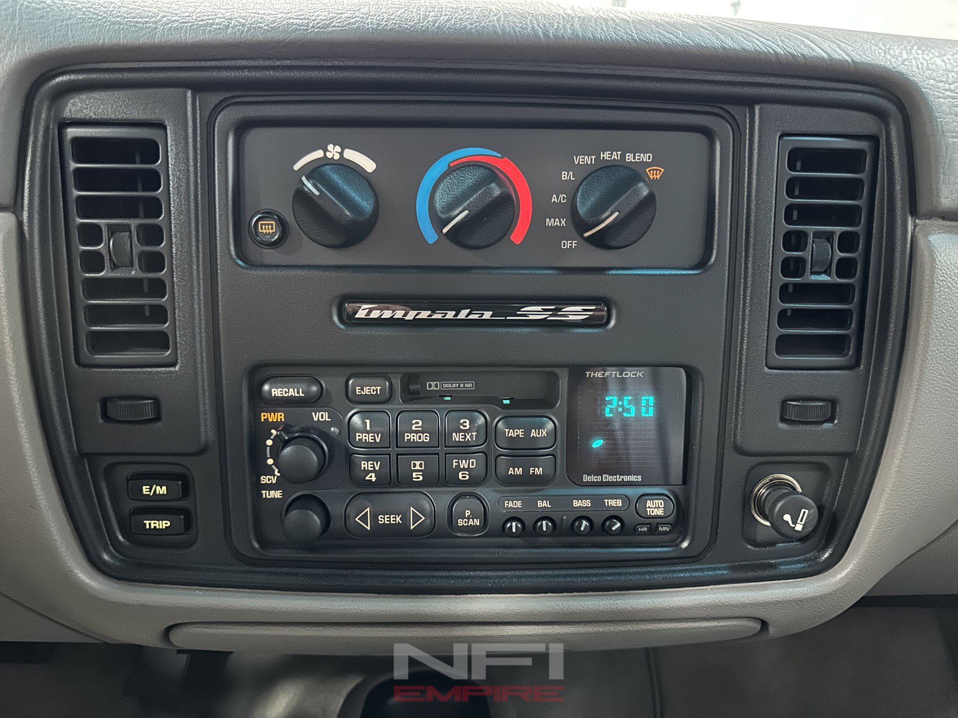 Used 1995 Chevrolet Impala SS RWD image 27