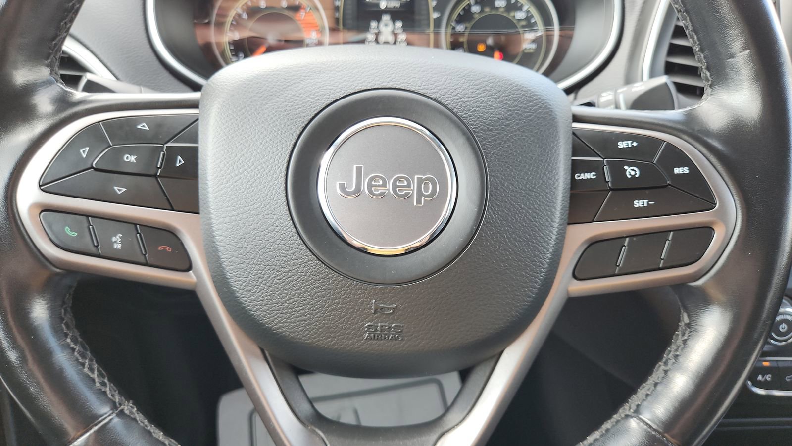 Used 2021 Jeep Cherokee Latitude Lux w/ Trailer Tow Group AWD/4WD image 8