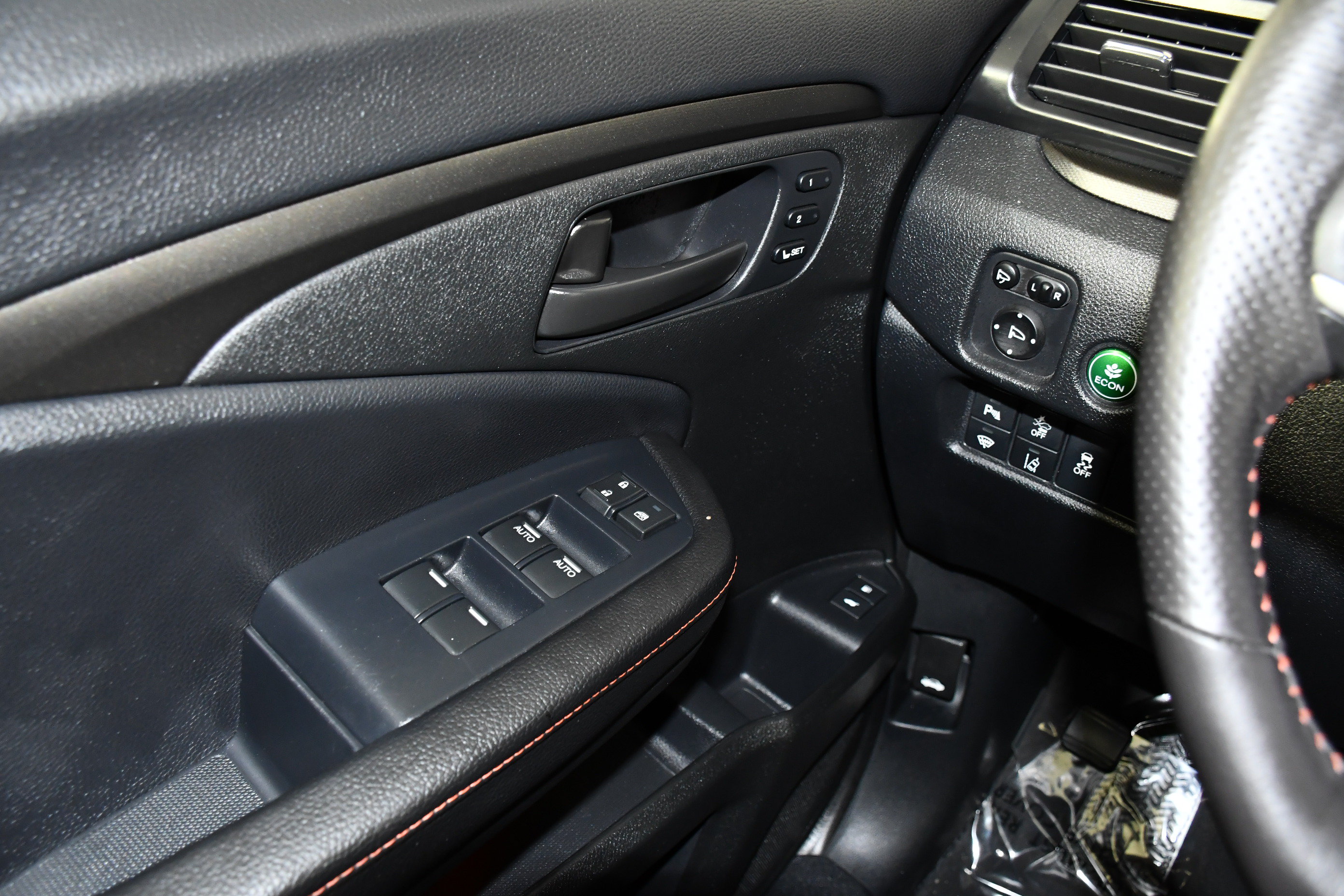 Certified 2025 Honda Passport TrailSport image 32
