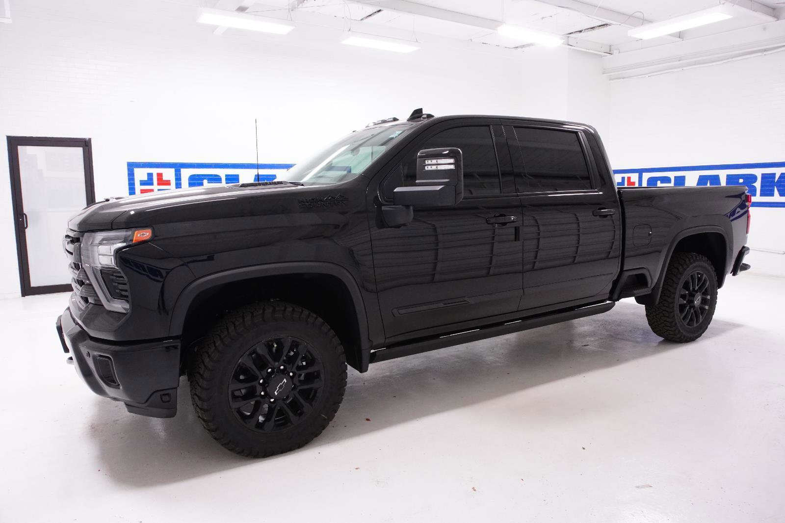 New 2026 Chevrolet Silverado 2500 High Country w/ High Country Premium Package image 8