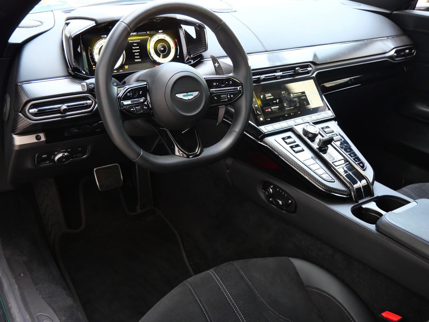 Used 2025 Aston Martin V8 Vantage Coupe RWD image 3