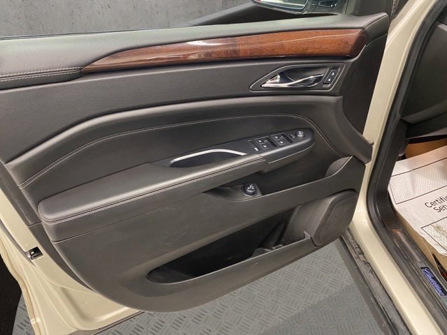Used 2013 Cadillac SRX Luxury image 25