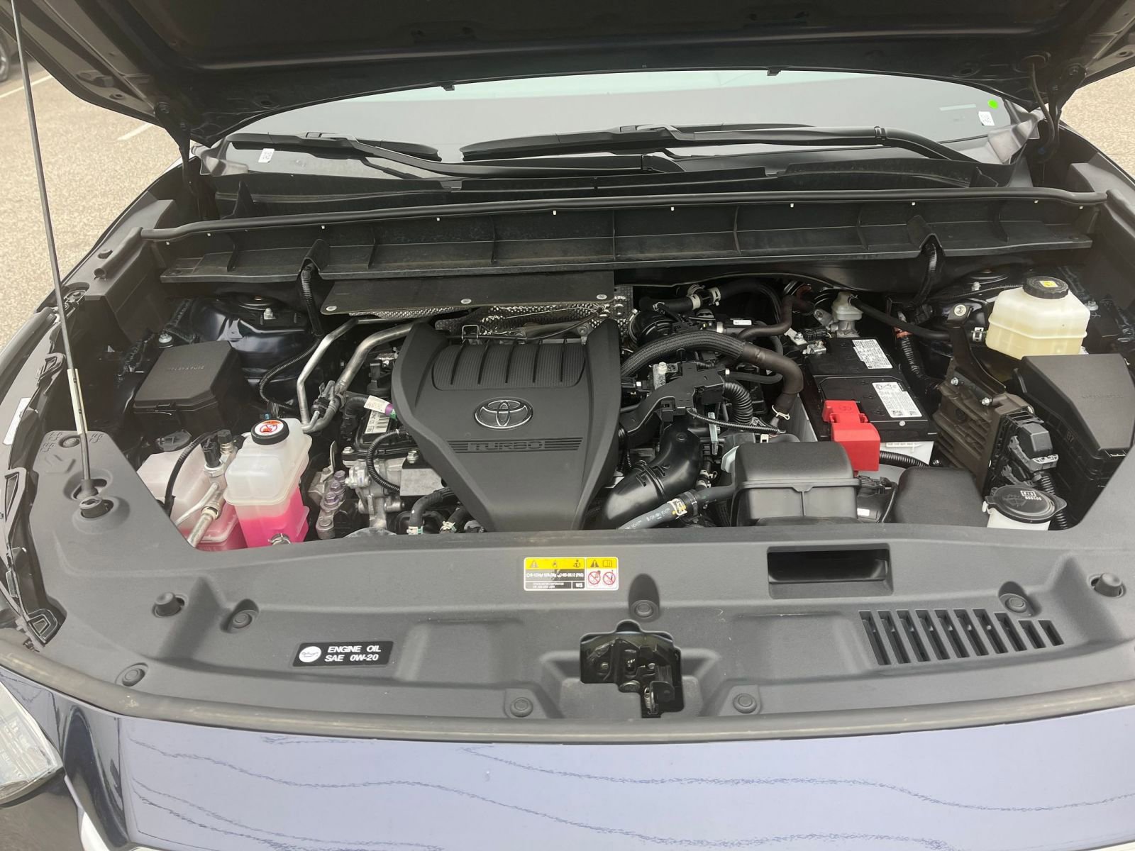 Used 2025 Toyota Highlander LE FWD image 34