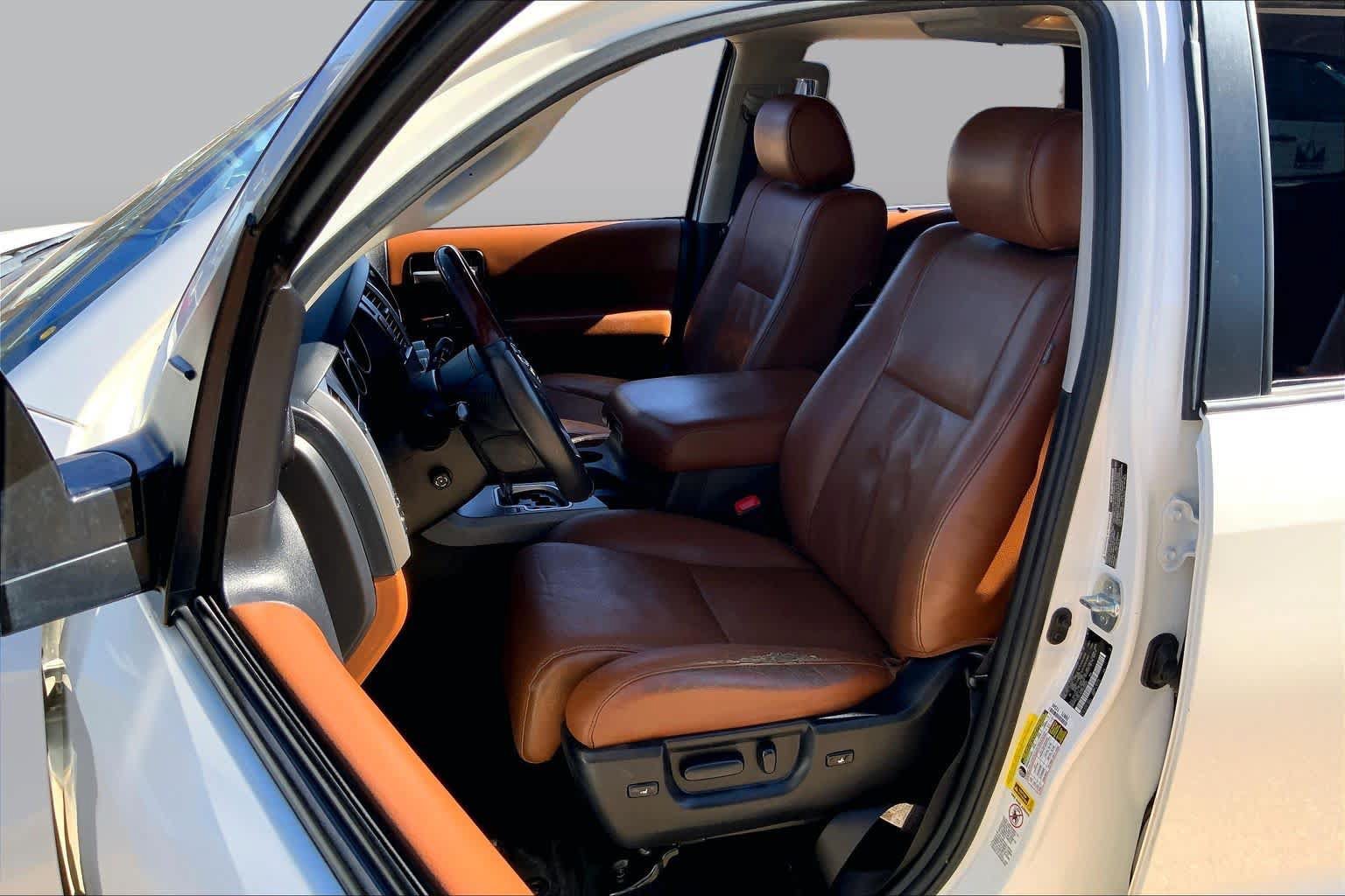 Used 2017 Toyota Sequoia Platinum RWD image 8