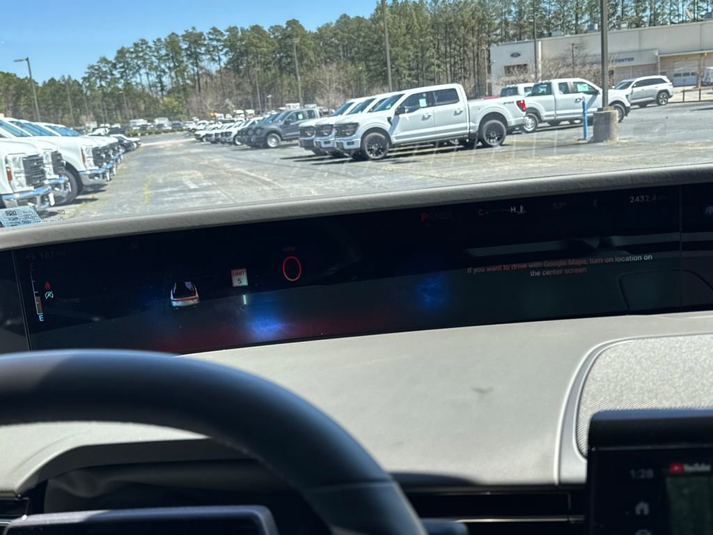 Used 2025 Lincoln Nautilus Premier w/ Jet Appearance Package image 10