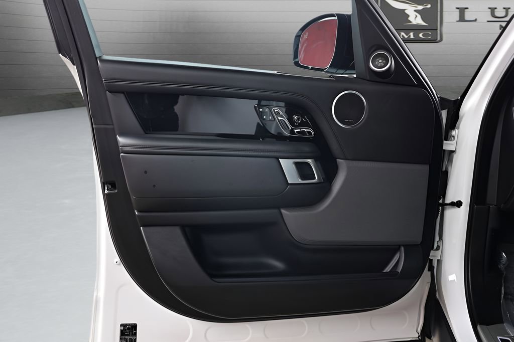 Used 2022 Land Rover Range Rover P525 Westminster Edition image 26