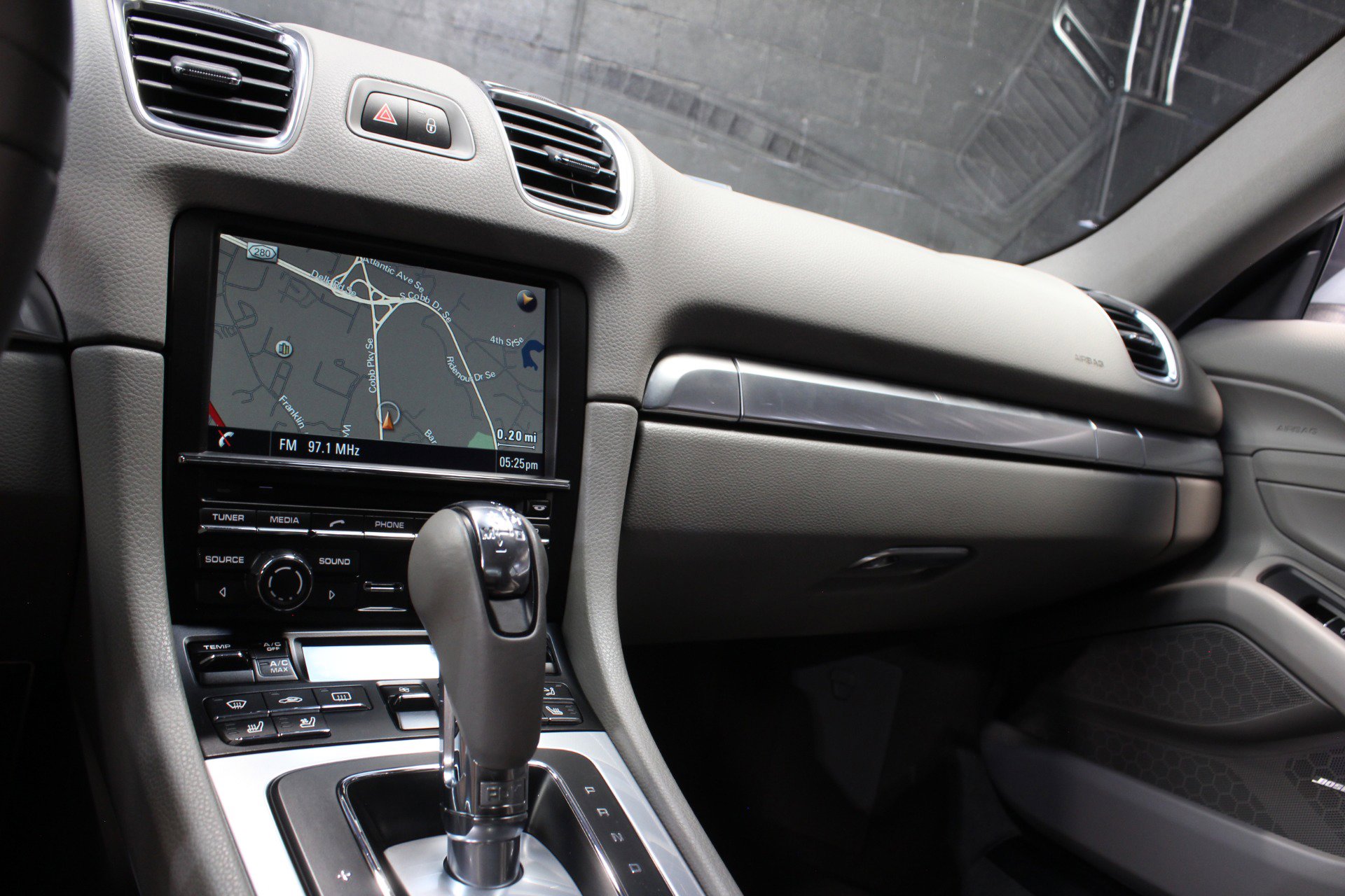 Used 2015 Porsche Cayman image 38