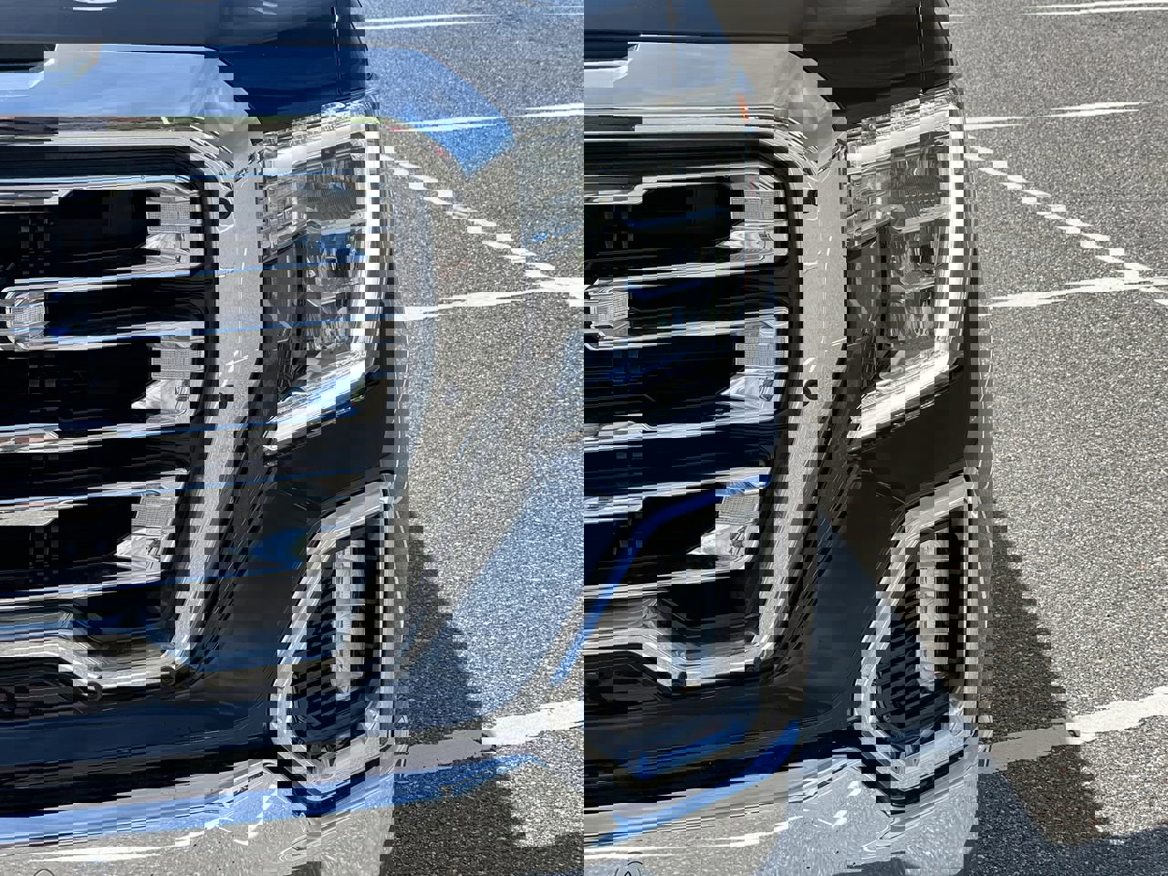 Used 2021 GMC Sierra 1500 SLT w/ SLT Premium Package RWD image 9