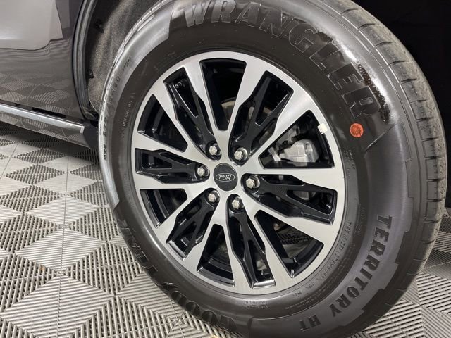 Used 2025 Ford Expedition Platinum image 14