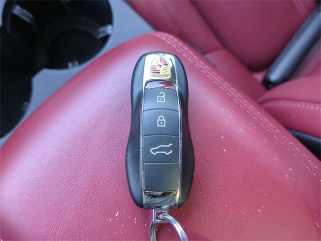 Used 2023 Porsche Macan image 37