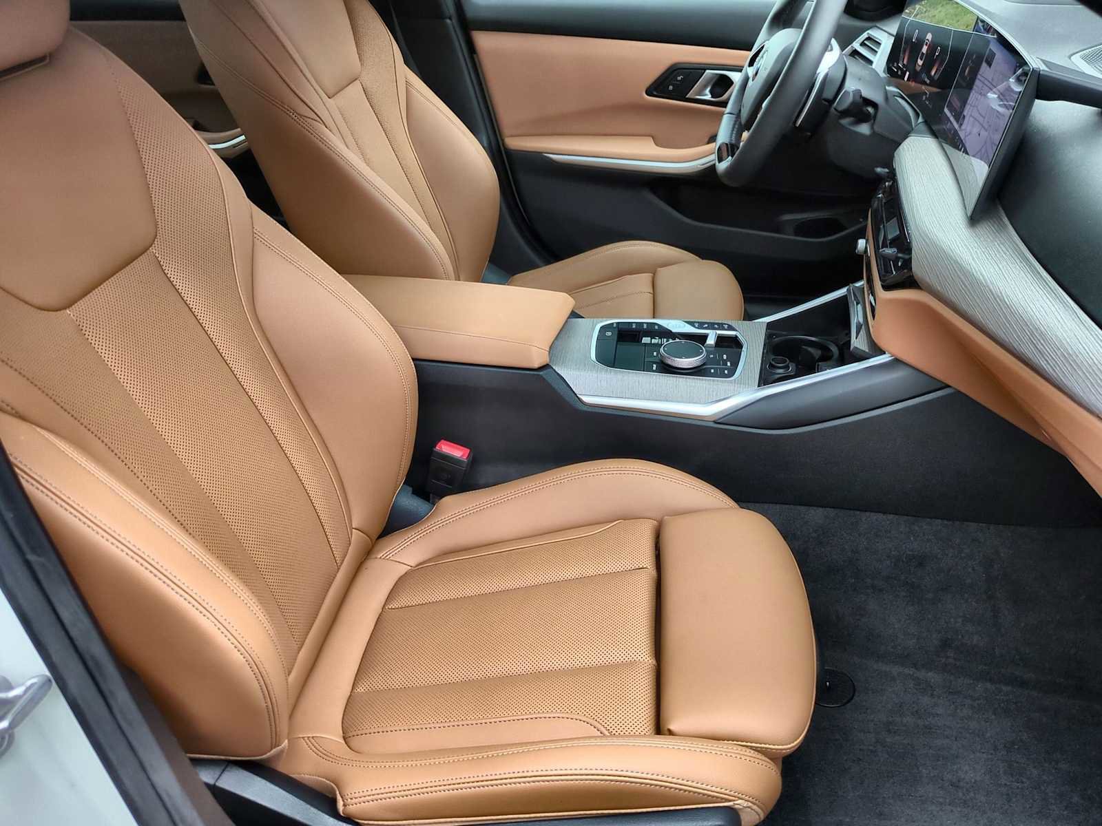 New 2025 BMW 330i xDrive Sedan w/ Premium Package image 23