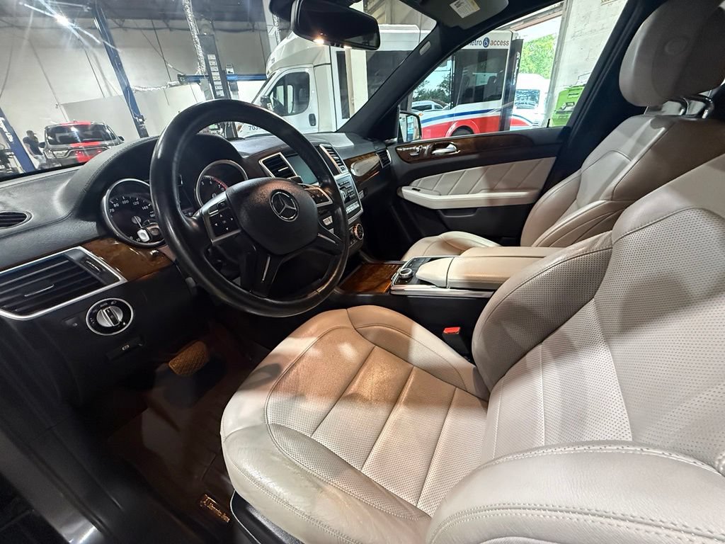 Used 2015 Mercedes-Benz GL 450 4MATIC image 23