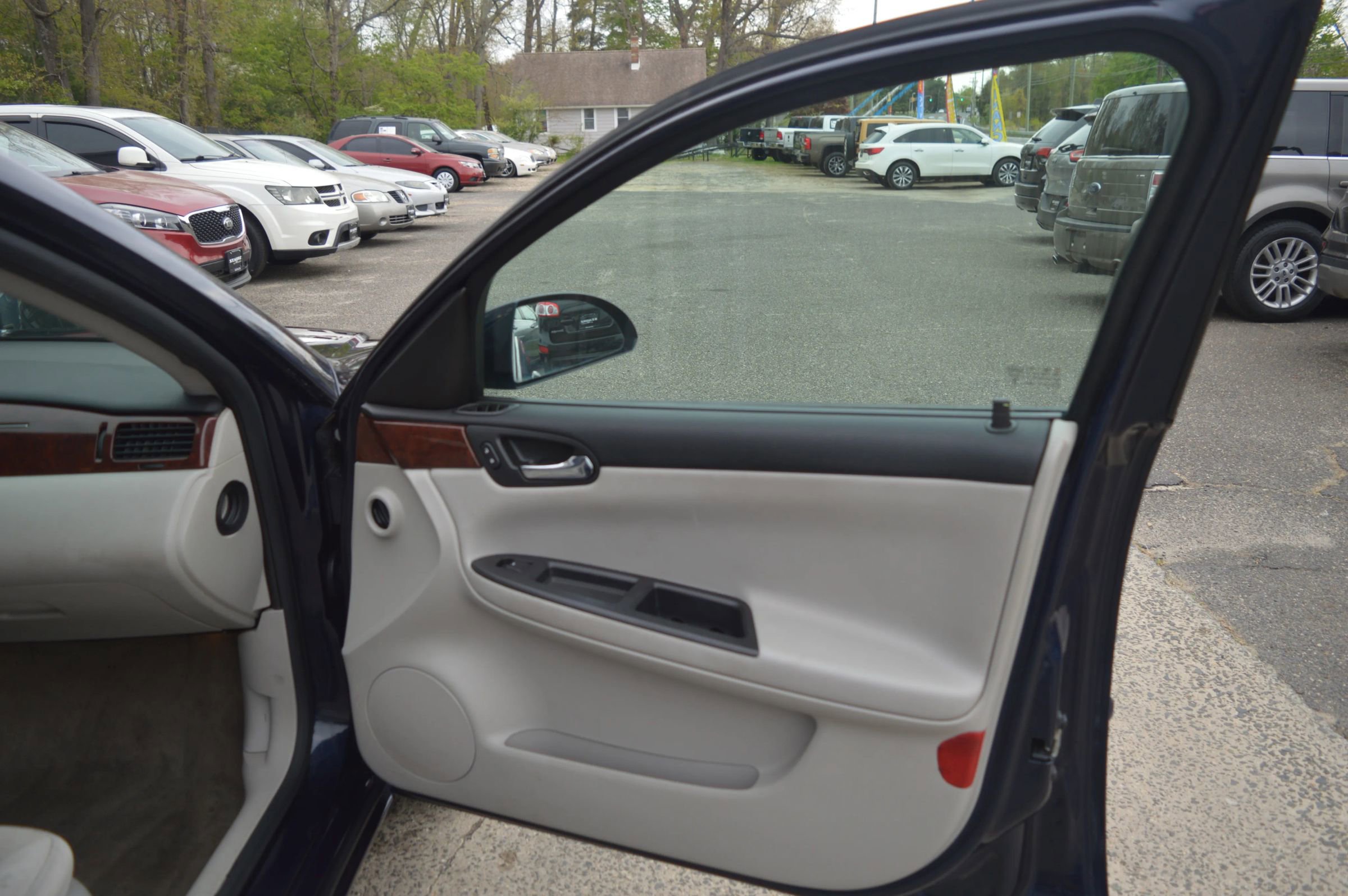 Used 2007 Chevrolet Impala LT image 24