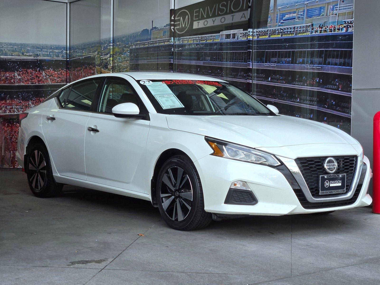Used 2022 Nissan Altima 2.5 SV image 1