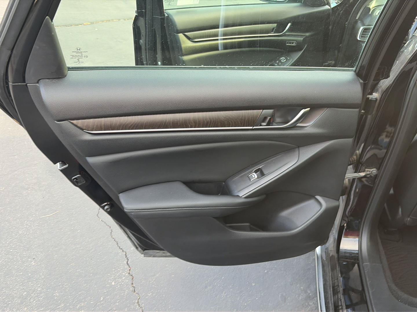 Used 2018 Honda Accord EX-L image 25