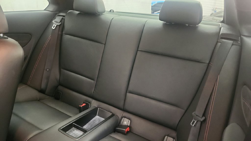 Used 2011 BMW 1 Series M RWD image 37