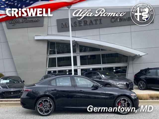 New 2025 Alfa Romeo Giulia AWD image 4