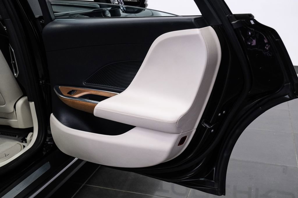 Used 2022 Lucid Air Grand Touring image 49