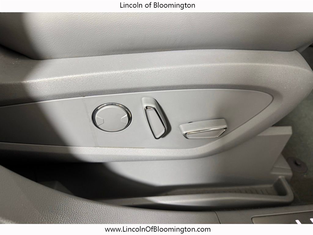 Certified 2023 Lincoln Nautilus Reserve w/ Luxury Package image 17