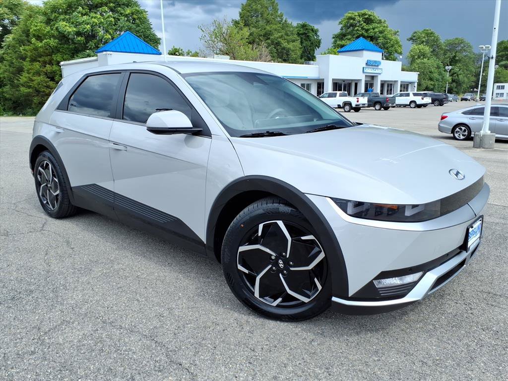 Used 2023 Hyundai Ioniq 5 SEL RWD image 2