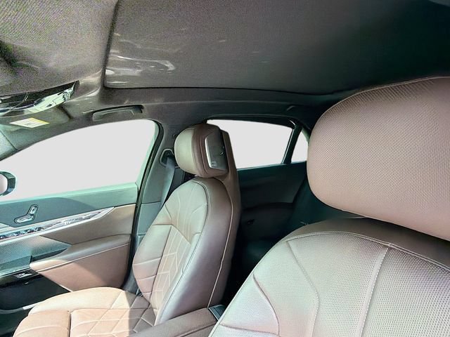 Used 2025 BMW i7 eDrive50 w/ Premium Package RWD image 26
