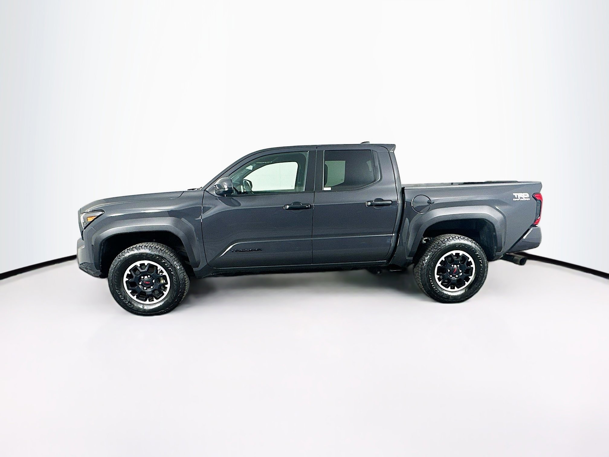 Used 2025 Toyota Tacoma TRD Off-Road image 4