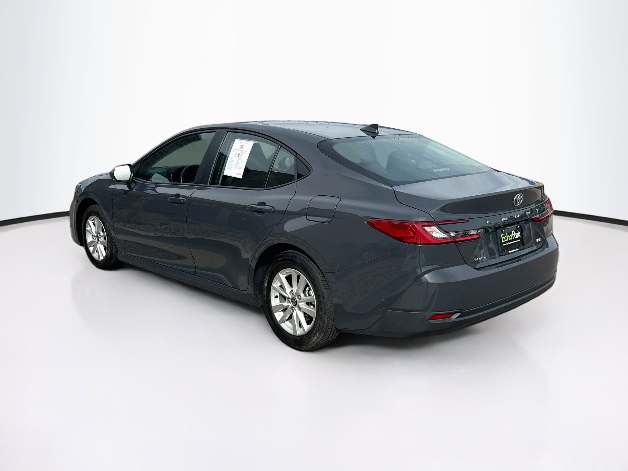 Used 2025 Toyota Camry LE FWD image 5