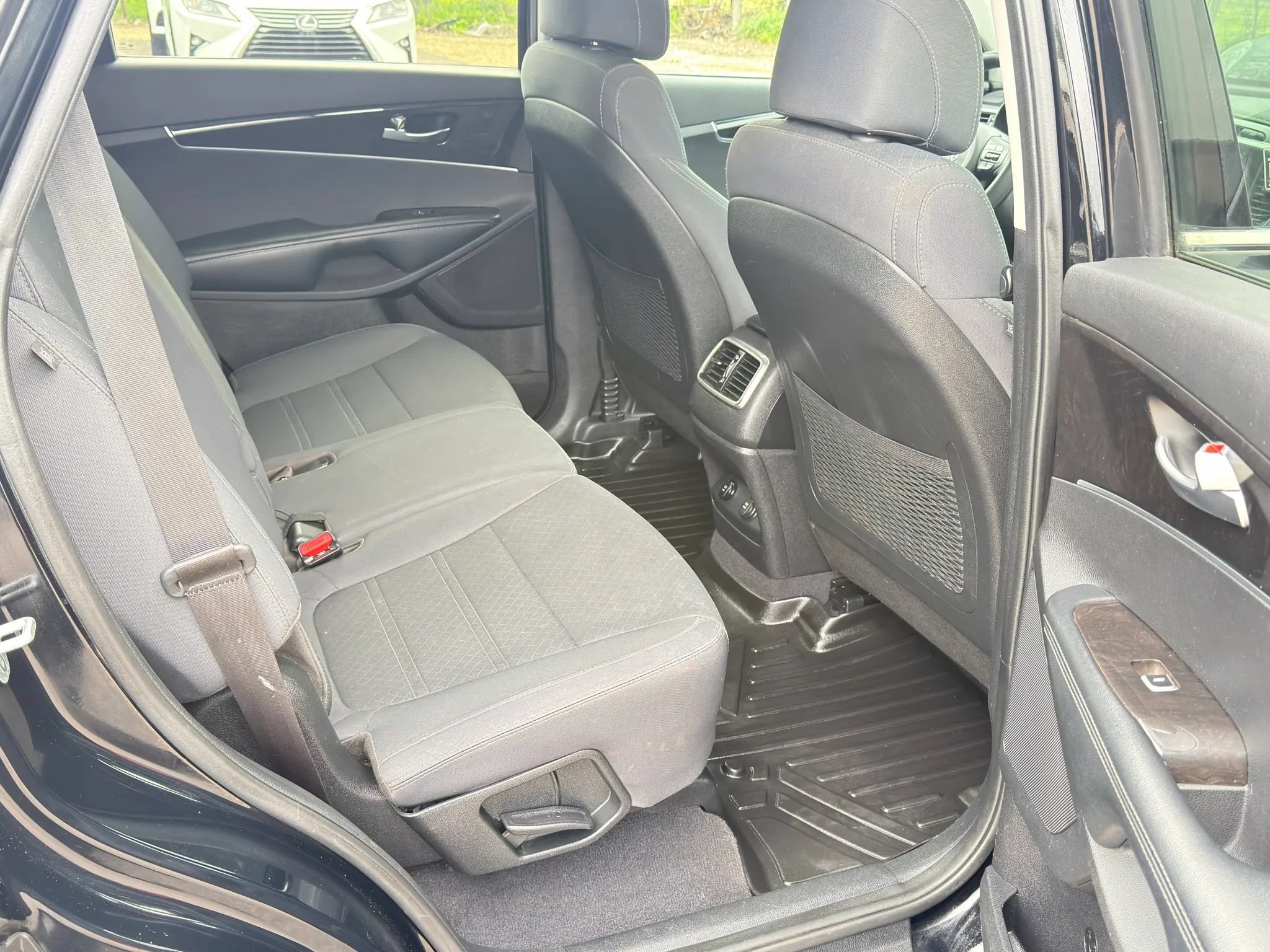 Used 2017 Kia Sorento AWD image 14