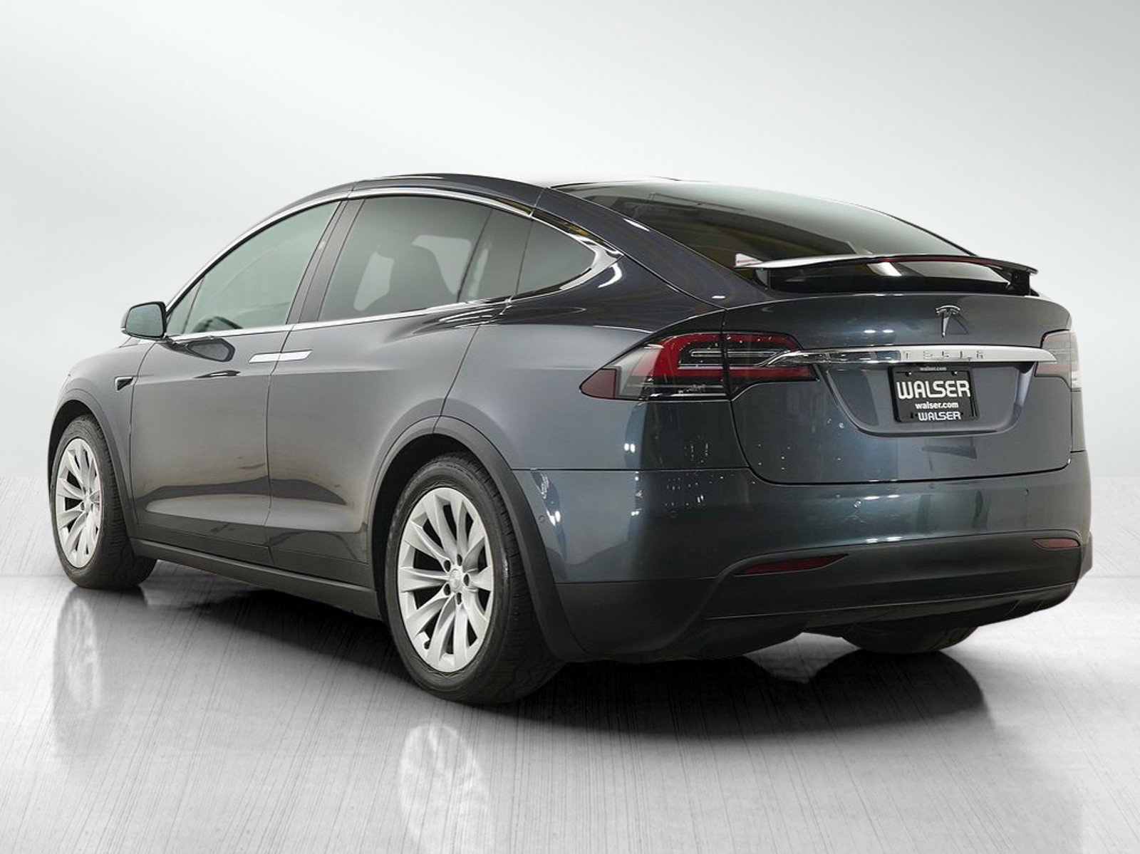 Used 2018 Tesla Model X 100D AWD/4WD image 3