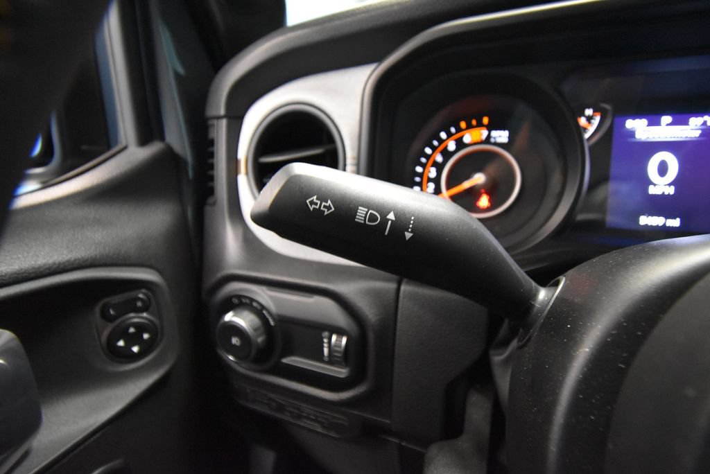 Used 2025 Jeep Wrangler Sport AWD/4WD image 12