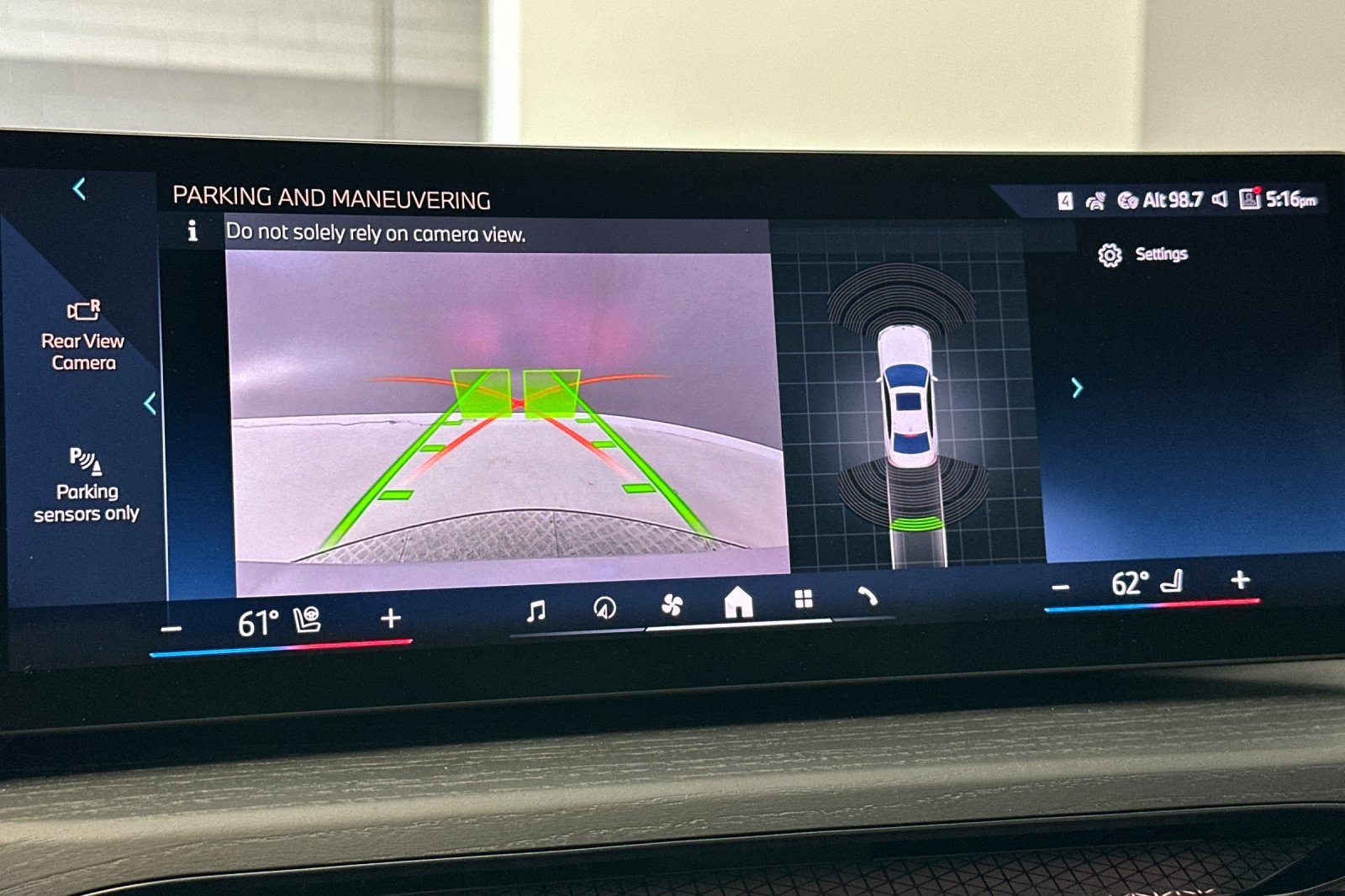 New 2026 BMW 330i Sedan w/ Convenience Package RWD image 18