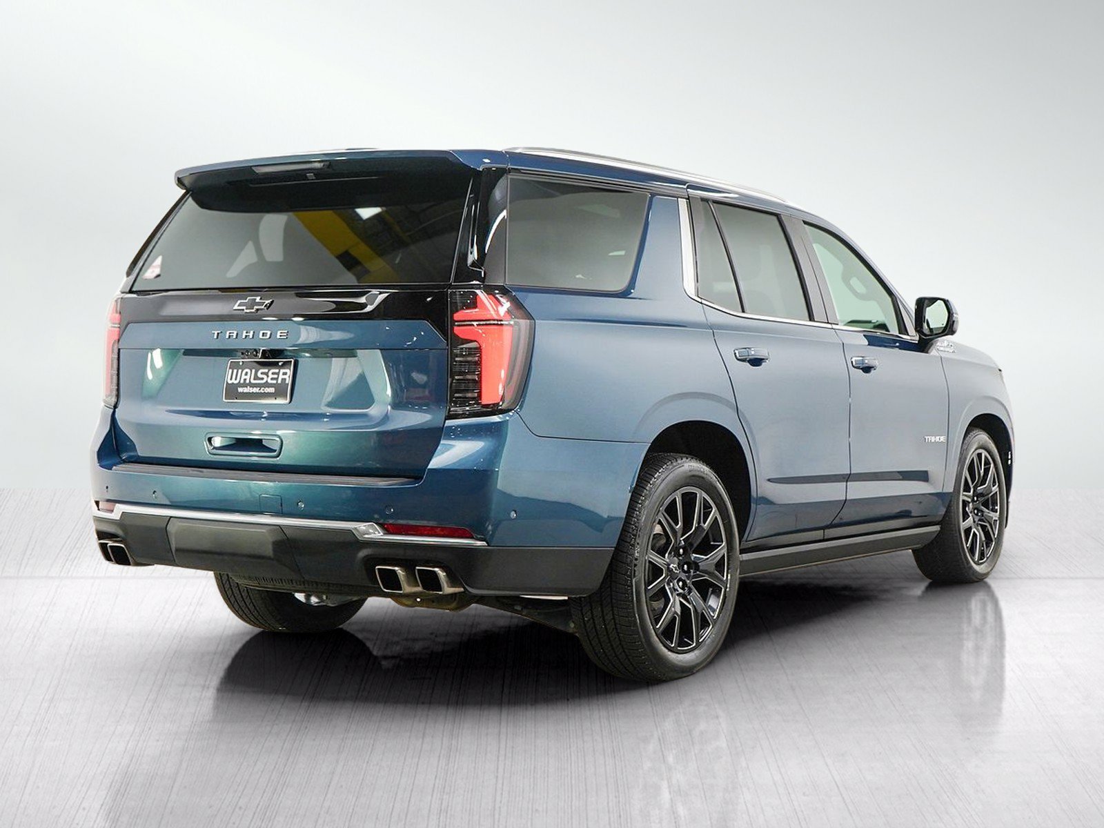 Used 2025 Chevrolet Tahoe High Country AWD/4WD image 5