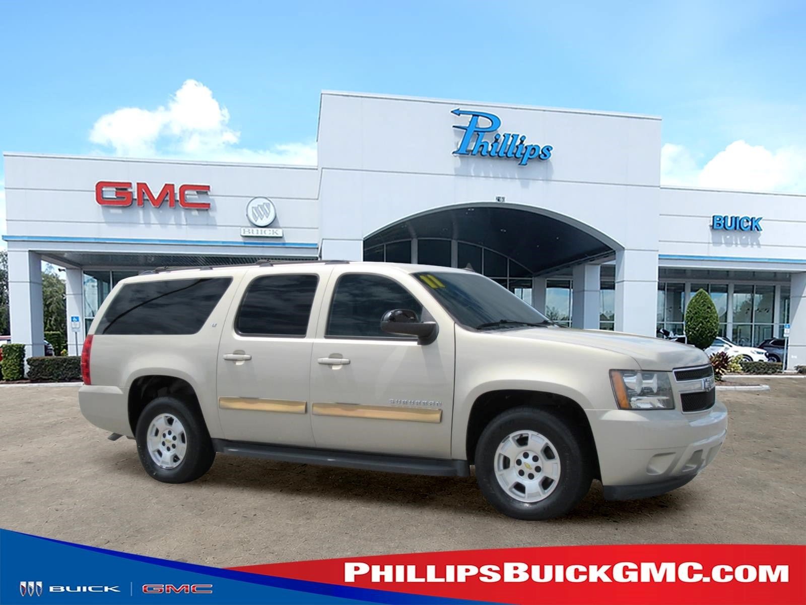 Used 2011 Chevrolet Suburban LT RWD image 1