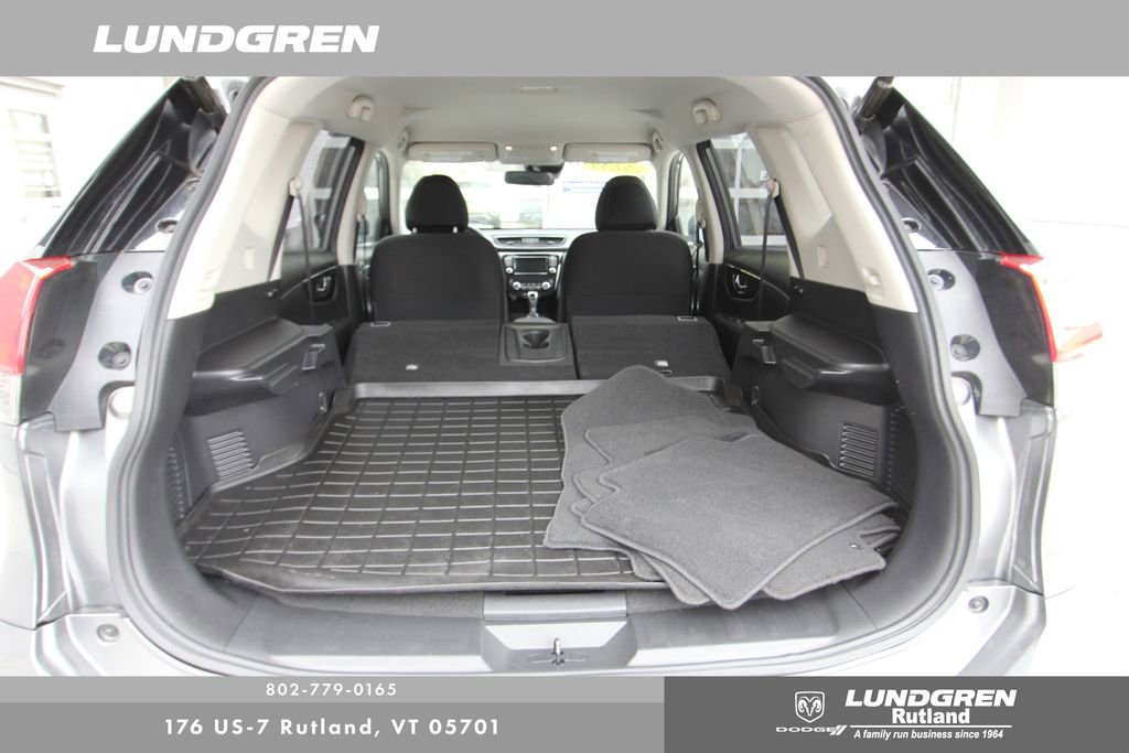 Used 2020 Nissan Rogue SV image 39