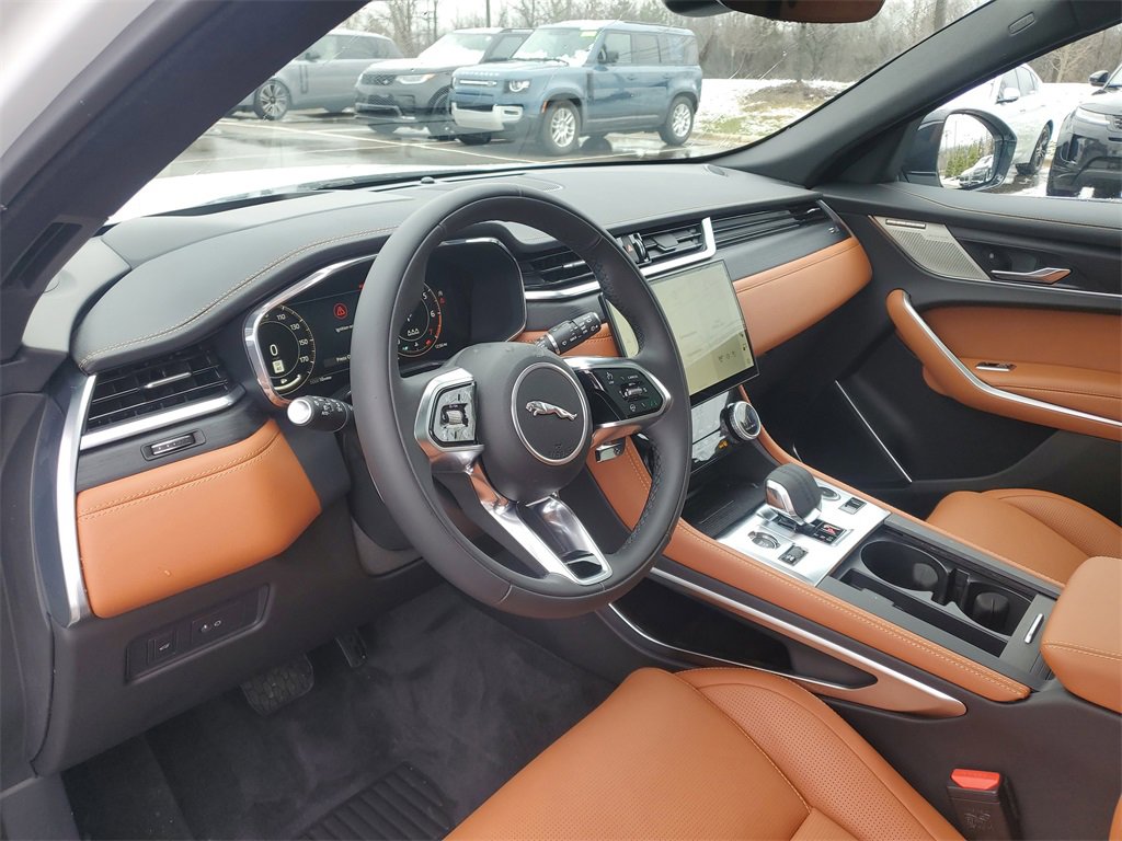 New 2025 Jaguar F-PACE R-Dynamic S image 13