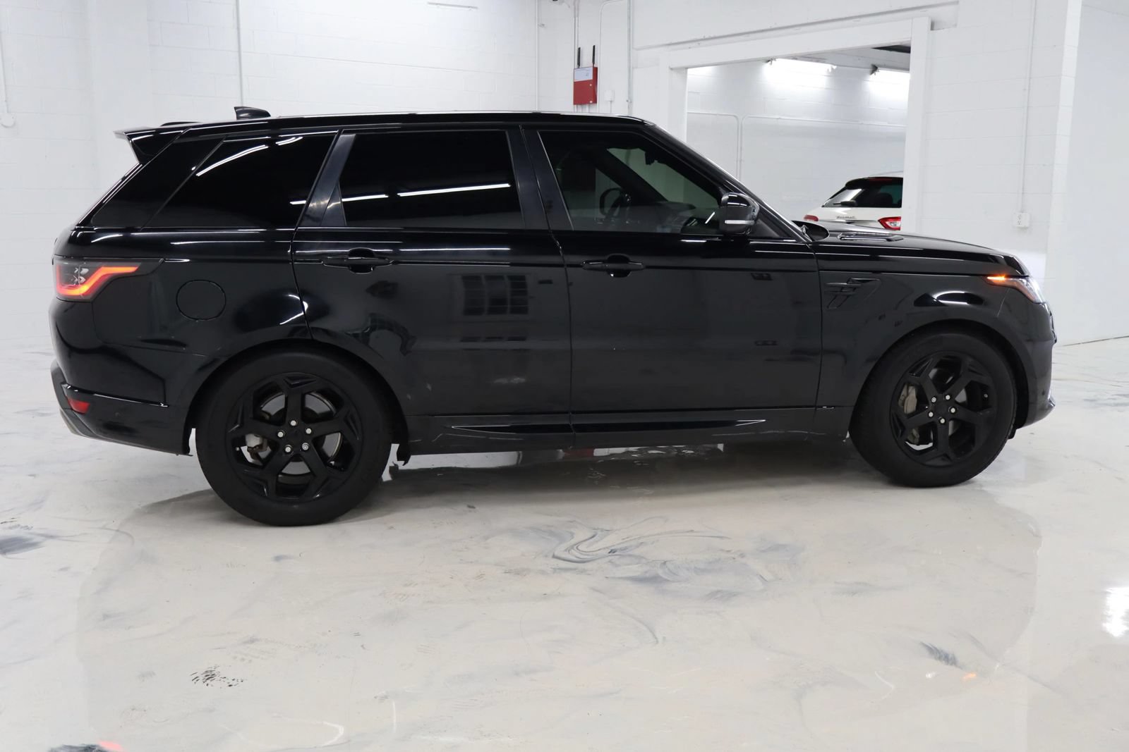 Used 2019 Land Rover Range Rover Sport HSE AWD/4WD image 10
