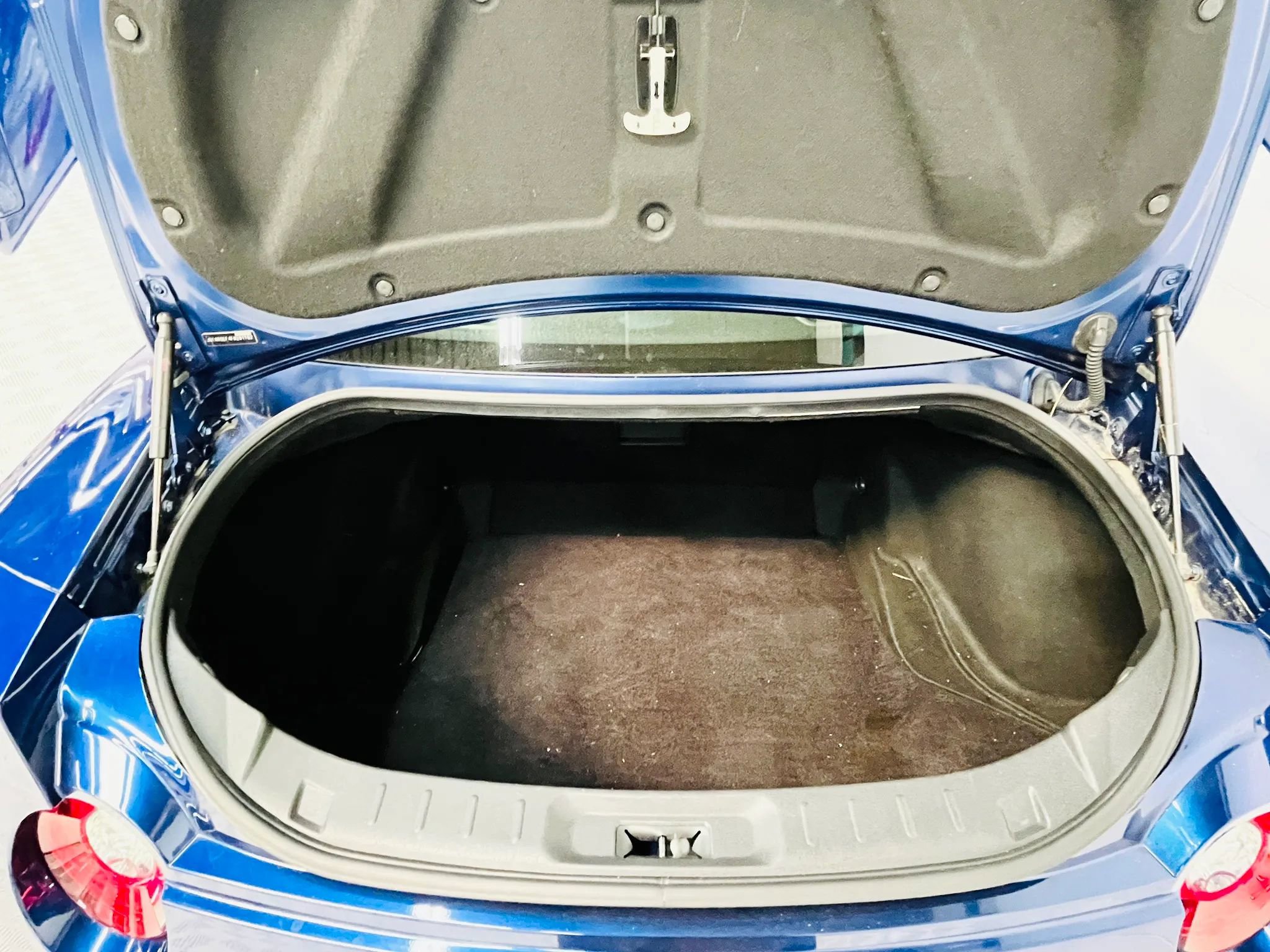 Used 2015 Nissan GT-R Premium image 15