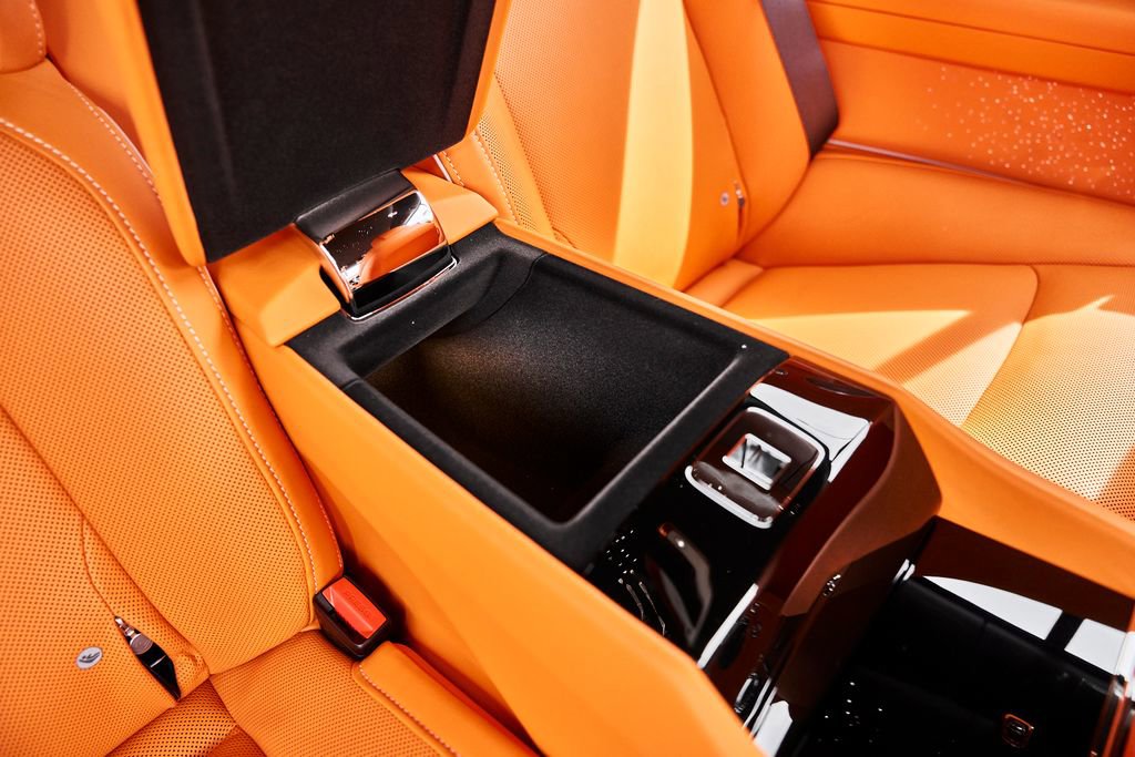 Used 2025 Rolls-Royce Spectre w/ Spectre Launch Package image 40