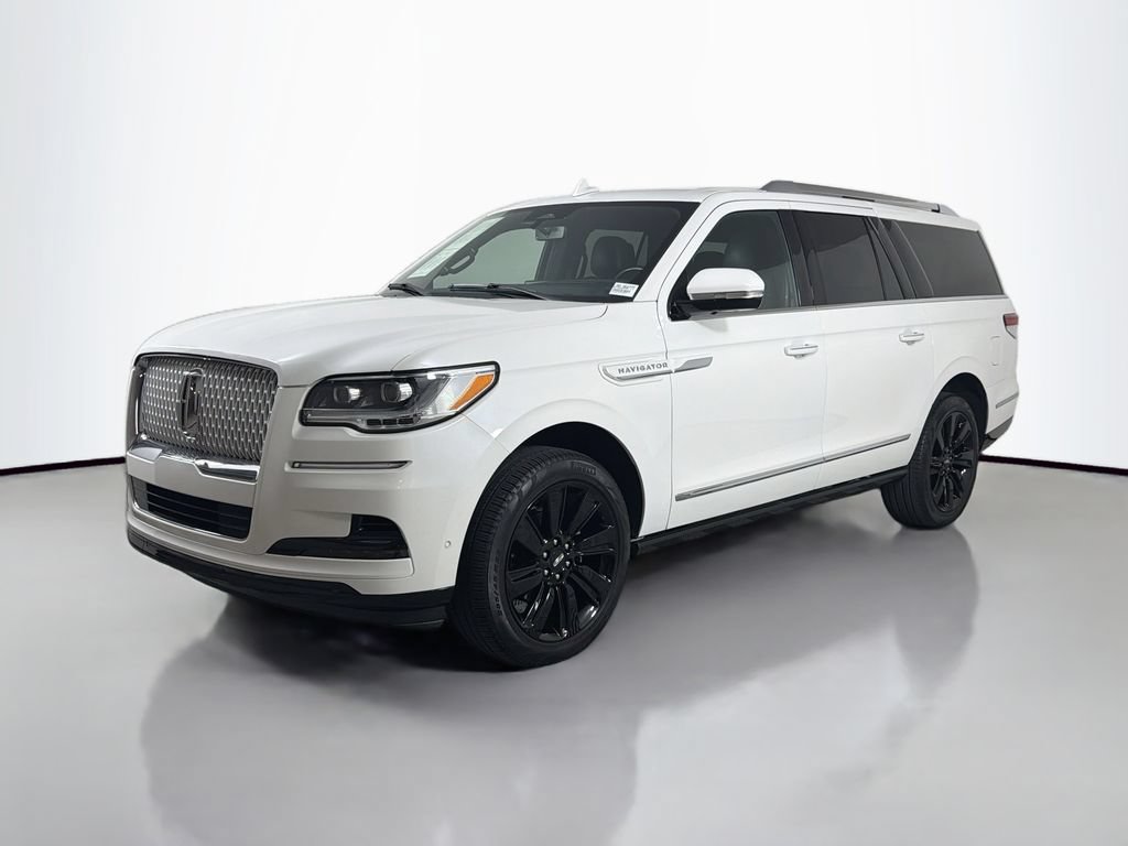 Certified 2023 Lincoln Navigator L Reserve RWD image 1