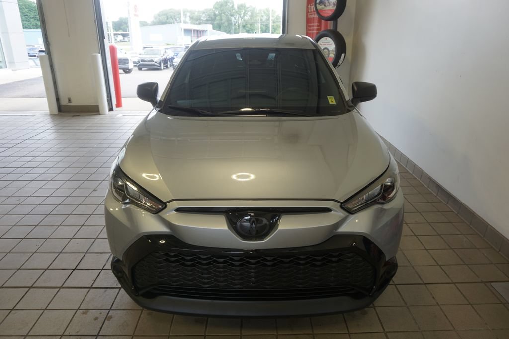 Used 2025 Toyota Corolla Cross AWD Hybrid image 12