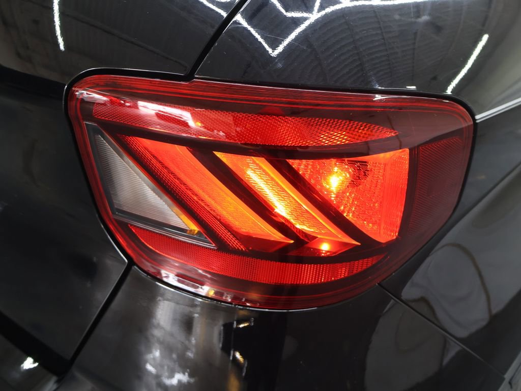 Used 2023 Hyundai Venue SEL image 28